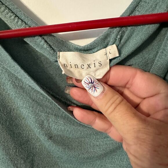 PINEXIS BRAND TOP BLOUSE - Picture 3 of 4